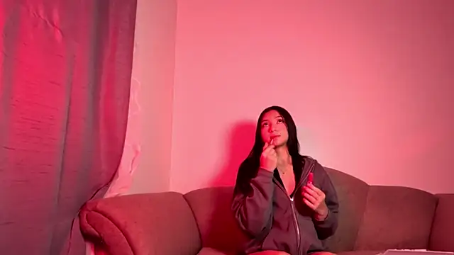 Chinicr18 online show from March 21, 2026, 4:35 am