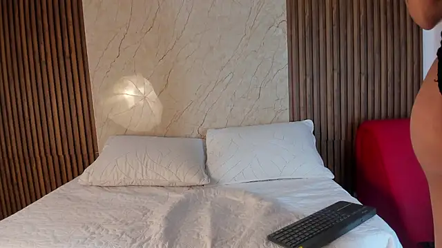 candy hot dirty online show from February 13, 2026, 2:33 am