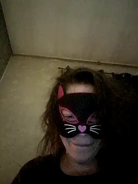 Snapshot of Silviaxvoi chatting on February 16, 2026, 3:27 am Silviaxvoi online show from February 16, 2026, 3:27 am