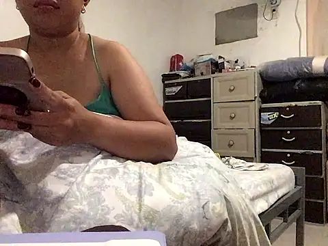 Snapshot of lady_candy85 chatting on February 9, 2026, 9:29 am lady candy85 online show from February 9, 2026, 9:29 am