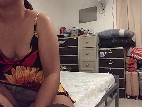 Snapshot of lady_candy85 chatting on February 6, 2026, 7:21 pm lady candy85 online show from February 6, 2026, 7:21 pm