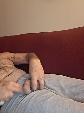 Snapshot of ldhurstII chatting on February 21, 2026, 2:24 am ldhurstII online show from February 21, 2026, 2:24 am