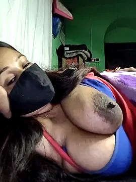 Snapshot of V-Hot-Suity chatting on February 12, 2026, 12:21 am V-Hot-Suity online show from February 12, 2026, 12:21 am