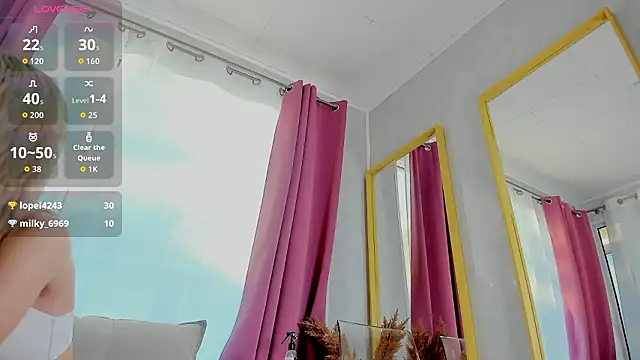 MeganKroft  online show from February 19, 2026, 6:32 am