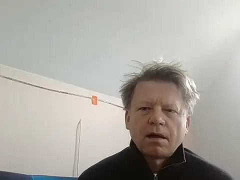 Snapshot of WoszLive chatting on June 15, 2026, 5:18 am WoszLive online show from June 15, 2026, 5:18 am