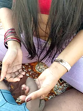 Snapshot of x_couple2 chatting on February 24, 2026, 11:33 am x couple2 online show from February 24, 2026, 11:33 am