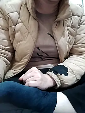 Snapshot of LiilyZi chatting on February 26, 2026, 12:54 am LiilyZi online show from February 26, 2026, 12:54 am