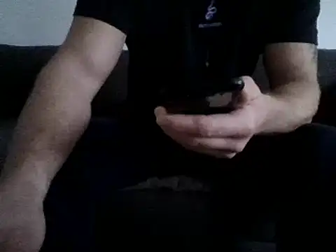 Snapshot of Tommyzzzzzz chatting on December 14, 2024, 8:45 am Tommyzzzzzz online show from December 14, 2024, 8:45 am