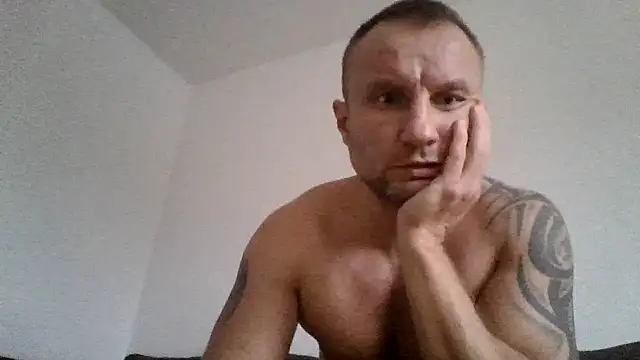 Snapshot of Tommyzzzzzz chatting on December 29, 2024, 8:11 am Tommyzzzzzz online show from December 29, 2024, 8:11 am