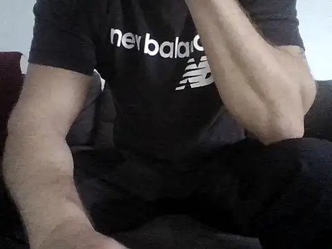 Snapshot of Tommyzzzzzz chatting on December 5, 2024, 9:22 am Tommyzzzzzz online show from December 5, 2024, 9:22 am