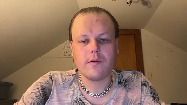 Snapshot of RaeganV chatting on February 21, 2026, 10:28 am RaeganV online show from February 21, 2026, 10:28 am