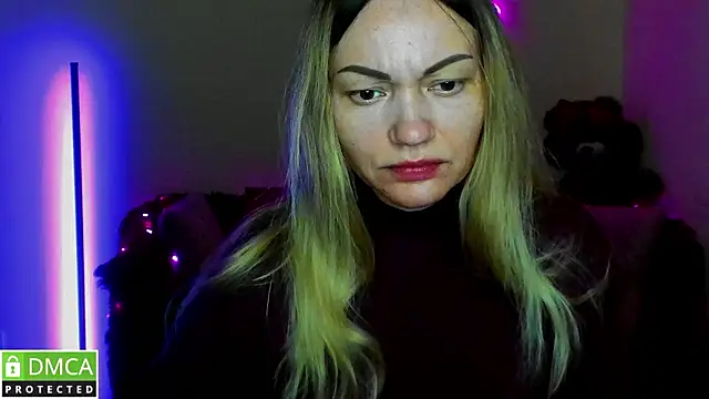 Snapshot of BlondMikey22 chatting on March 4, 2026, 6:21 am BlondMikey22 online show from March 4, 2026, 6:21 am