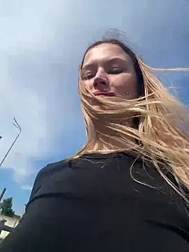 blonde exe online show from June 21, 2026, 2:12 pm