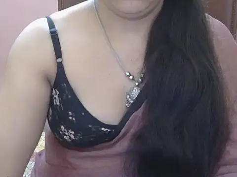 Cute Sheetal online show from May 31, 2026, 1:17 pm