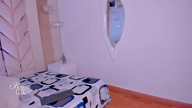 Snapshot of Raven_Luxx chatting on February 20, 2026, 6:26 am Raven Luxx online show from February 20, 2026, 6:26 am