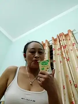 Jolie sexy online show from March 22, 2026, 2:18 pm