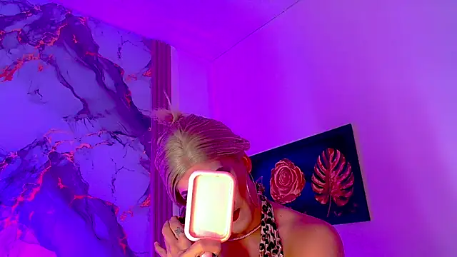 Aranza Dollts online show from June 19, 2026, 7:20 pm