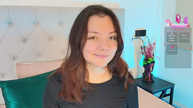 MiccaMadison online show from March 25, 2026, 2:16 pm