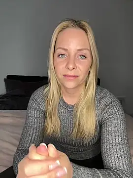 emily-becker22 online show from April 7, 2026, 3:47 pm