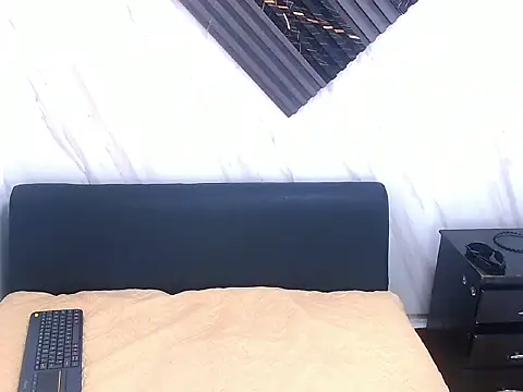 Snapshot of SamiSaturno chatting on February 9, 2026, 7:12 pm SamiSaturno online show from February 9, 2026, 7:12 pm