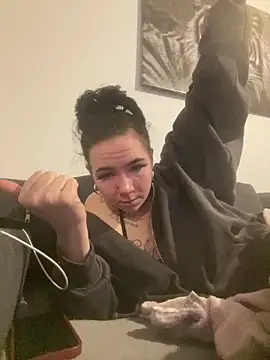 Snapshot of zoeelovee chatting on February 27, 2026, 8:30 pm zoeelovee online show from February 27, 2026, 8:30 pm