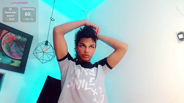 Snapshot of Zonce_shimer chatting on February 25, 2026, 3:40 am Zonce shimer online show from February 25, 2026, 3:40 am