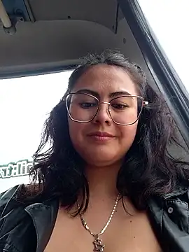 Snapshot of Mari-98 chatting on February 5, 2026, 7:21 pm Mari-98 online show from February 5, 2026, 7:21 pm