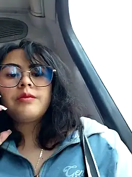 Snapshot of Mari-98 chatting on February 6, 2026, 6:04 pm Mari-98 online show from February 6, 2026, 6:04 pm