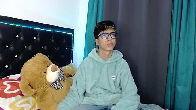 Snapshot of gabriel_x18 chatting on February 16, 2026, 4:55 am gabriel x18 online show from February 16, 2026, 4:55 am