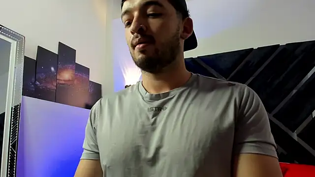 Snapshot of Logan_Wolf-js chatting on July 19, 2026, 6:15 pm Logan Wolf-js online show from July 19, 2026, 6:15 pm