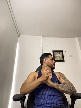 MattiaDupont online show from March 18, 2026, 9:26 pm