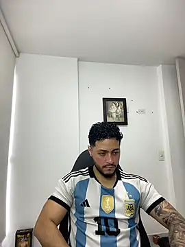 MattiaDupont online show from April 7, 2026, 9:38 pm