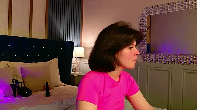 Milana Bold online show from April 21, 2026, 2:14 am