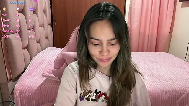 Snapshot of Zaphiroo_10 chatting on February 20, 2026, 10:33 pm Zaphiroo 10 online show from February 20, 2026, 10:33 pm