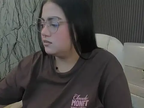 Snapshot of mady_musex chatting on February 20, 2026, 3:25 am mady musex online show from February 20, 2026, 3:25 am