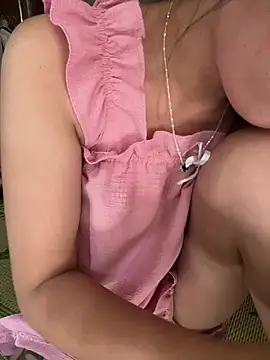 DoliceGirl2k online show from June 4, 2026, 3:11 am