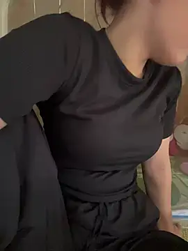 DoliceGirl2k online show from June 2, 2026, 2:00 am