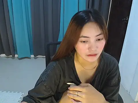 babydenxx69 online show from March 6, 2026, 6:25 pm