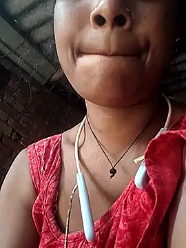 Snapshot of Sweet-runi chatting on February 20, 2026, 5:04 am Sweet-runi online show from February 20, 2026, 5:04 am