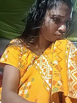 Snapshot of Sweet-runi chatting on February 21, 2026, 4:47 am Sweet-runi online show from February 21, 2026, 4:47 am