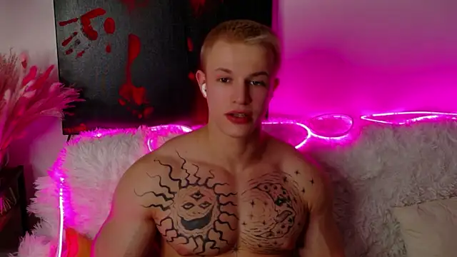 SterlingNoir online show from February 8, 2026, 7:22 pm