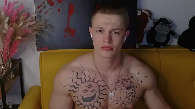 SterlingNoir online show from April 8, 2026, 9:05 pm