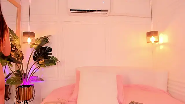 Snapshot of Nicole_Whittee chatting on February 26, 2026, 7:36 pm Nicole Whittee online show from February 26, 2026, 7:36 pm