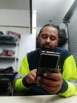 OMARMEX1 online show from April 16, 2026, 9:39 pm