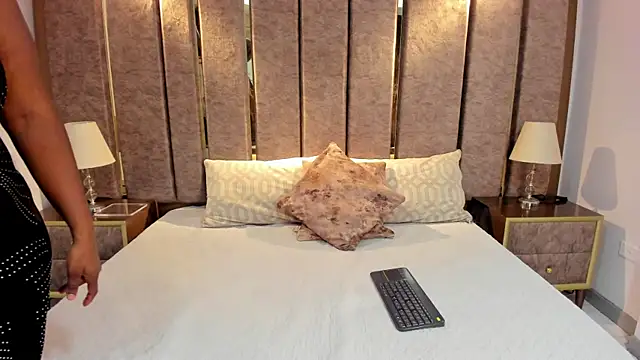 Snapshot of AprilMonroe chatting on February 15, 2026, 3:07 am AprilMonroe online show from February 15, 2026, 3:07 am