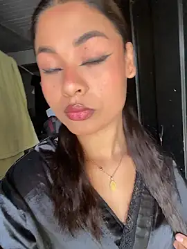 Snapshot of Romie_rous chatting on February 23, 2026, 3:34 pm Romie rous online show from February 23, 2026, 3:34 pm