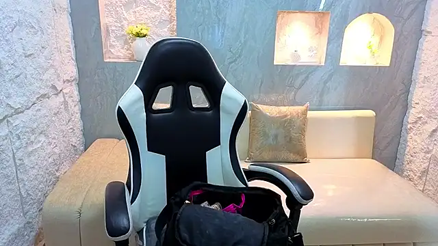 Snapshot of Catalina_Tx_ chatting on February 21, 2026, 1:02 pm Catalina Tx online show from February 21, 2026, 1:02 pm