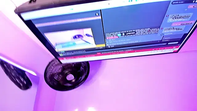 Snapshot of Madison_Rosee chatting on February 27, 2026, 11:21 am Madison Rosee online show from February 27, 2026, 11:21 am