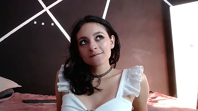 Snapshot of Vyoleta22 chatting on February 12, 2026, 12:05 pm Vyoleta22 online show from February 12, 2026, 12:05 pm