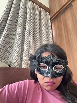 raavigirl online show from May 16, 2026, 6:23 am